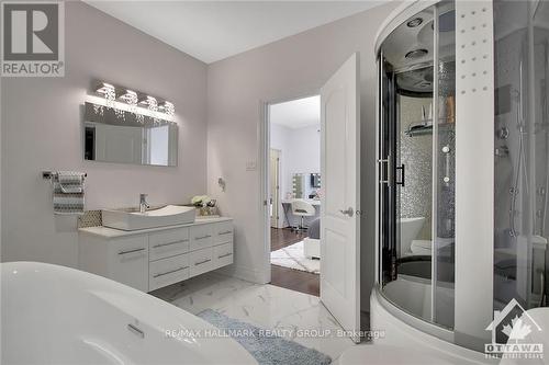 699 Ballycastle Crescent, Ottawa, ON - Indoor Photo Showing Bathroom