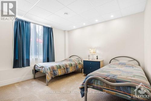 699 Ballycastle Crescent, Ottawa, ON - Indoor Photo Showing Bedroom