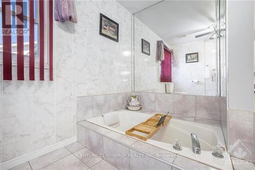 615 County Rd 9 Road, Alfred & Plantagenet, ON - Indoor Photo Showing Bathroom