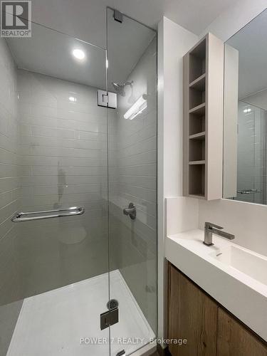 4608 - 319 Jarvis Street, Toronto, ON - Indoor Photo Showing Bathroom