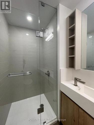 4608 - 319 Jarvis Street, Toronto, ON - Indoor Photo Showing Bathroom