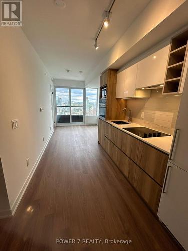 4608 - 319 Jarvis Street, Toronto, ON - Indoor Photo Showing Kitchen