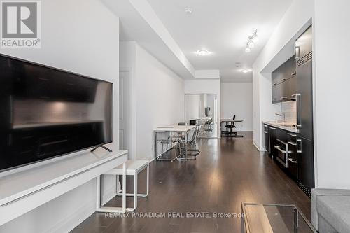 Lph 03 - 65 St Mary Street, Toronto, ON - Indoor Photo Showing Living Room