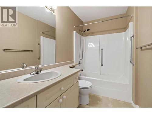 780 10 Street Sw Unit# 16, Salmon Arm, BC - Indoor Photo Showing Bathroom