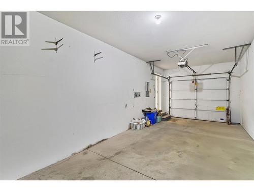 780 10 Street Sw Unit# 16, Salmon Arm, BC - Indoor Photo Showing Garage