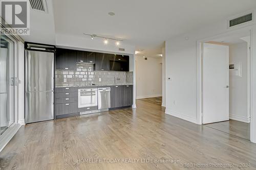 1323 - 275 Village Green Square, Toronto, ON - Indoor Photo Showing Kitchen