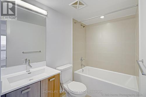 1323 - 275 Village Green Square, Toronto, ON - Indoor Photo Showing Bathroom