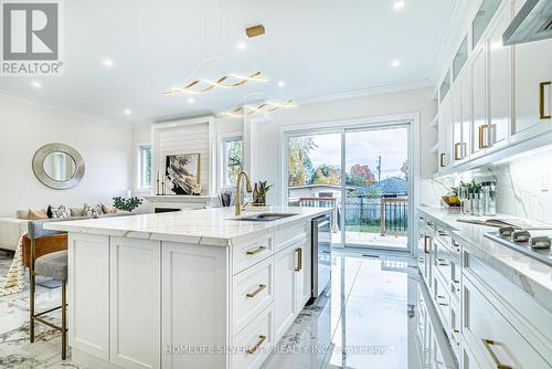 7655 Redstone Road, Mississauga, ON - Indoor Photo Showing Kitchen With Upgraded Kitchen