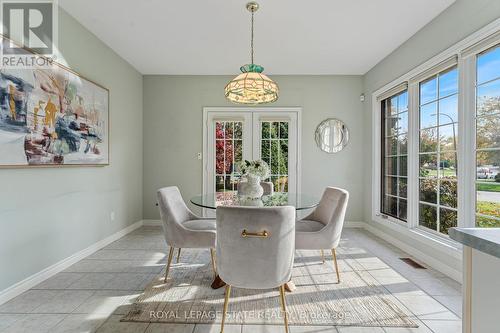 205 Greenbriar Road, Hamilton, ON - Indoor Photo Showing Dining Room