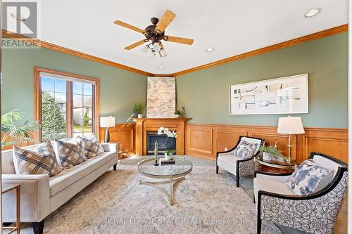 205 Greenbriar Road, Hamilton, ON - Indoor Photo Showing Living Room With Fireplace