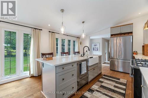 42641 Southdale Line, St. Thomas, ON - Indoor Photo Showing Kitchen With Upgraded Kitchen