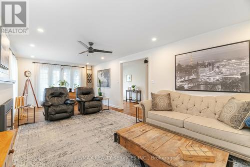 42641 Southdale Line, St. Thomas, ON - Indoor Photo Showing Living Room