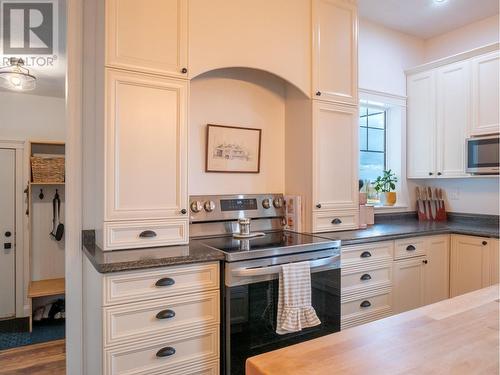 723 Carling Road, Dawson Creek, BC - Indoor Photo Showing Kitchen