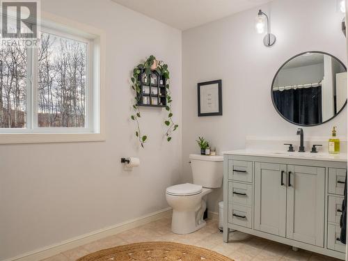 723 Carling Road, Dawson Creek, BC - Indoor Photo Showing Bathroom