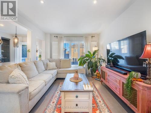 39 Walkview Crescent, Richmond Hill, ON - Indoor Photo Showing Living Room