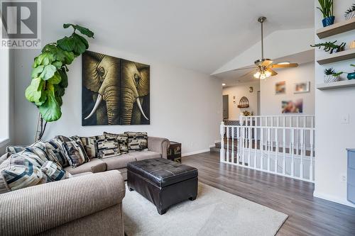 5115 Chute Lake Crescent, Kelowna, BC - Indoor Photo Showing Living Room