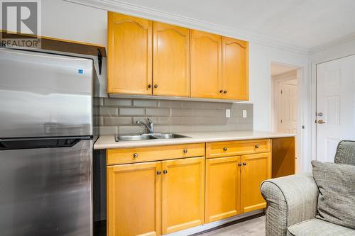 5115 Chute Lake Crescent, Kelowna, BC - Indoor Photo Showing Kitchen With Double Sink