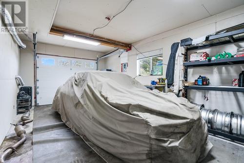 5115 Chute Lake Crescent, Kelowna, BC - Indoor Photo Showing Garage