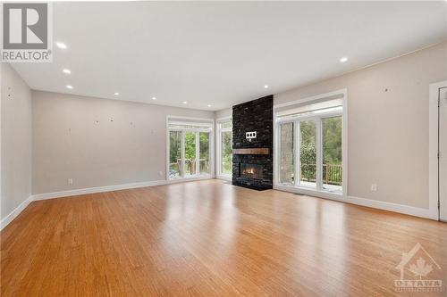 896 Corktown Road, Merrickville, ON - Indoor Photo Showing Living Room With Fireplace