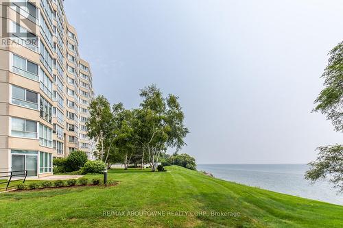 610 - 5280 Lakeshore Road, Burlington, ON - Outdoor With Body Of Water