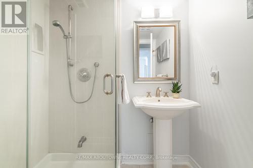 610 - 5280 Lakeshore Road, Burlington, ON - Indoor Photo Showing Bathroom