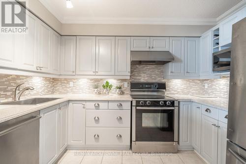 610 - 5280 Lakeshore Road, Burlington, ON - Indoor Photo Showing Kitchen With Upgraded Kitchen