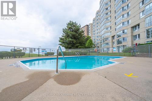 610 - 5280 Lakeshore Road, Burlington, ON - Outdoor With In Ground Pool