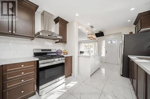 7745 Priory Crescent, Mississauga, ON - Indoor Photo Showing Kitchen