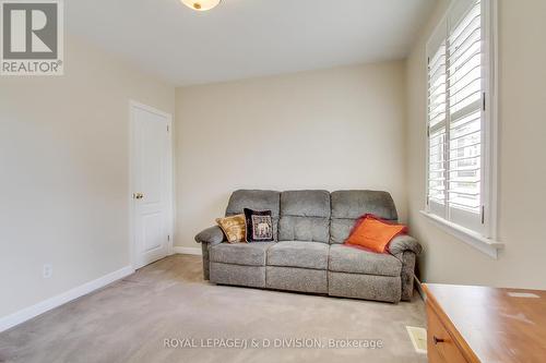 22 Dashwood Crescent, Toronto, ON - Indoor Photo Showing Living Room