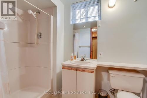 22 Dashwood Crescent, Toronto, ON - Indoor Photo Showing Bathroom