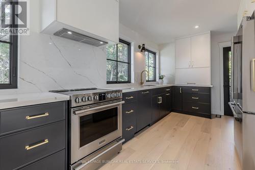 3029 Eva Drive, Burlington, ON - Indoor Photo Showing Kitchen