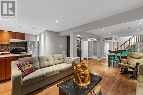 758 Annamore Road, Mississauga, ON - Indoor Photo Showing Living Room