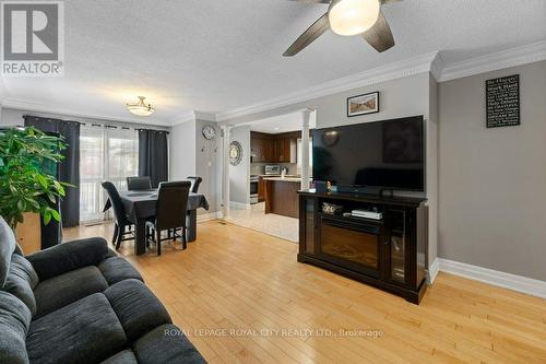 758 Annamore Road, Mississauga, ON - Indoor Photo Showing Living Room