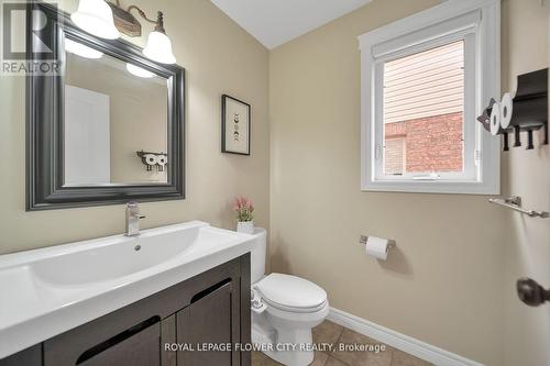 605 Normandy Drive, Woodstock, ON - Indoor Photo Showing Bathroom