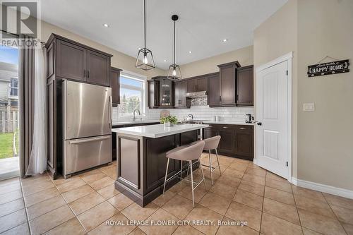 605 Normandy Drive, Woodstock, ON - Indoor Photo Showing Kitchen With Upgraded Kitchen