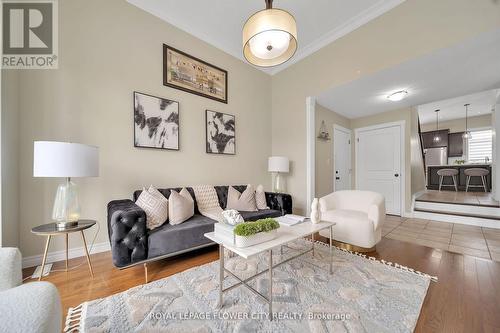 605 Normandy Drive, Woodstock, ON - Indoor Photo Showing Living Room