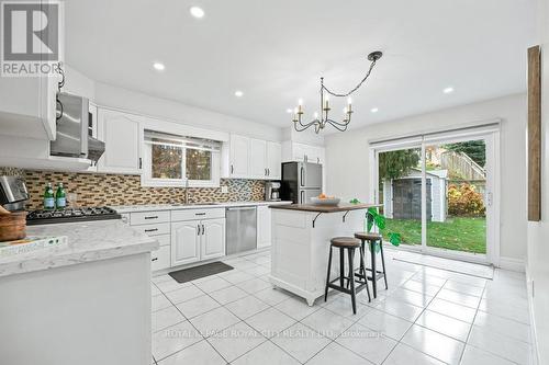 17 Darby Road, Guelph, ON - Indoor Photo Showing Kitchen With Upgraded Kitchen