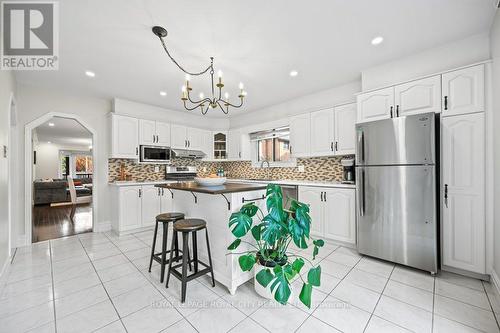 17 Darby Road, Guelph, ON - Indoor Photo Showing Kitchen With Upgraded Kitchen