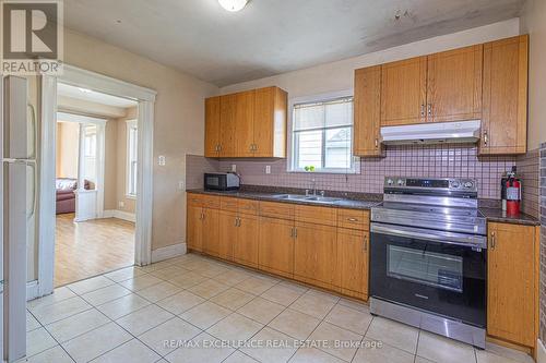 328 Bridge Avenue, Windsor, ON - Indoor Photo Showing Kitchen With Double Sink