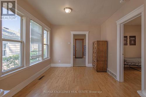 328 Bridge Avenue, Windsor, ON - Indoor Photo Showing Other Room