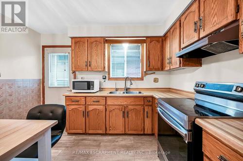 541 Limeridge Road E, Hamilton, ON - Indoor Photo Showing Kitchen With Double Sink