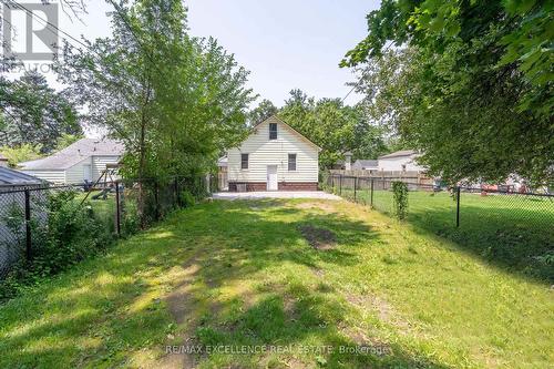 3561 King Street, Windsor, ON - Outdoor