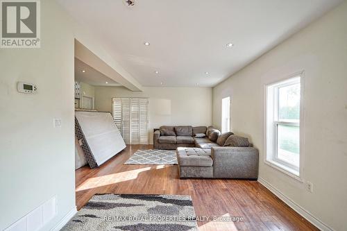 4973 Old Brock Road, Pickering, ON - Indoor Photo Showing Living Room