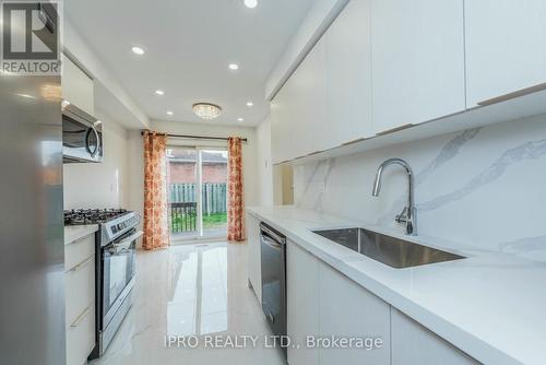 1666 Mcbrady Crescent, Pickering, ON - Indoor Photo Showing Kitchen