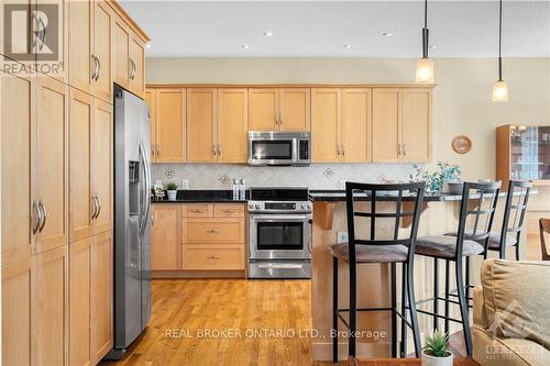 53 Cinnabar Way, Ottawa, ON - Indoor Photo Showing Kitchen