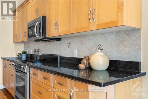 53 Cinnabar Way, Ottawa, ON - Indoor Photo Showing Kitchen