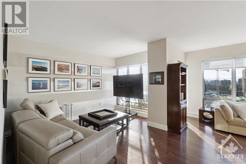 90 George Street Unit#1301, Ottawa, ON - Indoor Photo Showing Living Room