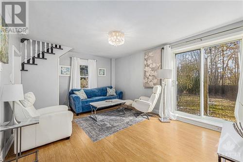 Living Room - 1097 Manotick Station Road, Ottawa, ON - Indoor Photo Showing Living Room