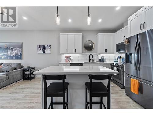 2810 15 Avenue Ne Unit# 28, Salmon Arm, BC - Indoor Photo Showing Kitchen With Stainless Steel Kitchen With Upgraded Kitchen