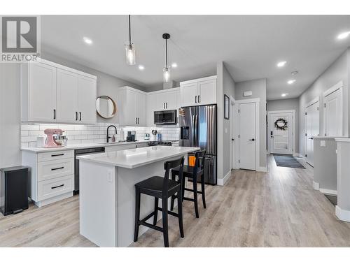 2810 15 Avenue Ne Unit# 28, Salmon Arm, BC - Indoor Photo Showing Kitchen With Upgraded Kitchen